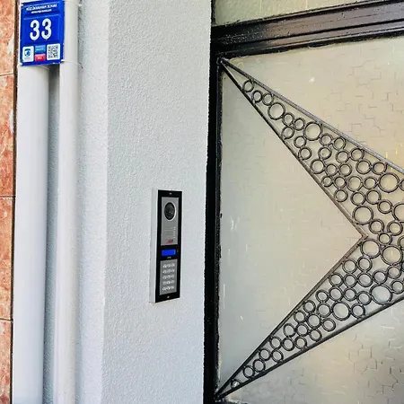 شقة Air-conditioned, Combi Boiler, Fully Central, Entire تْشاناكالي